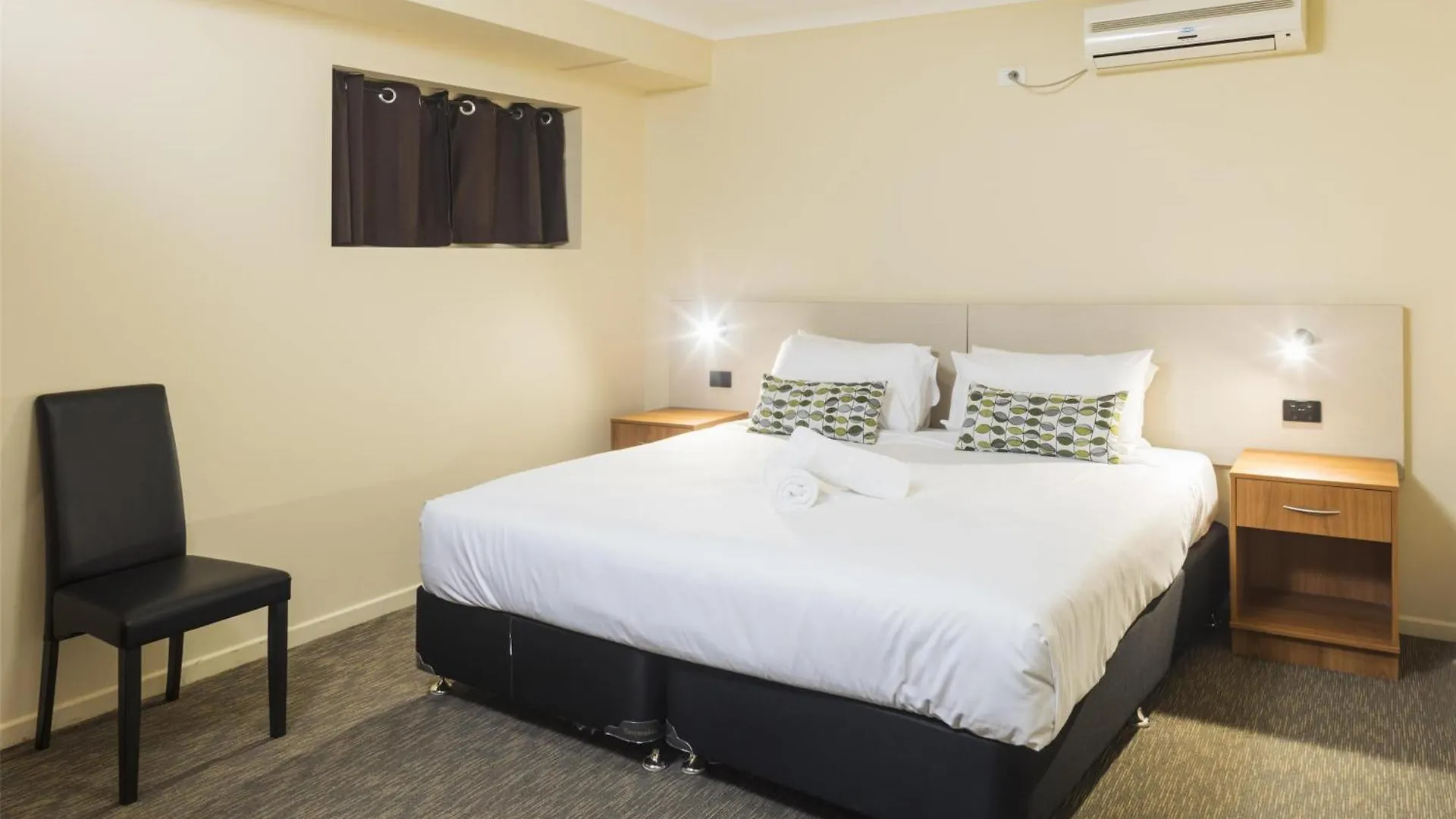 Nightcap At Balaclava Hotel Cairns