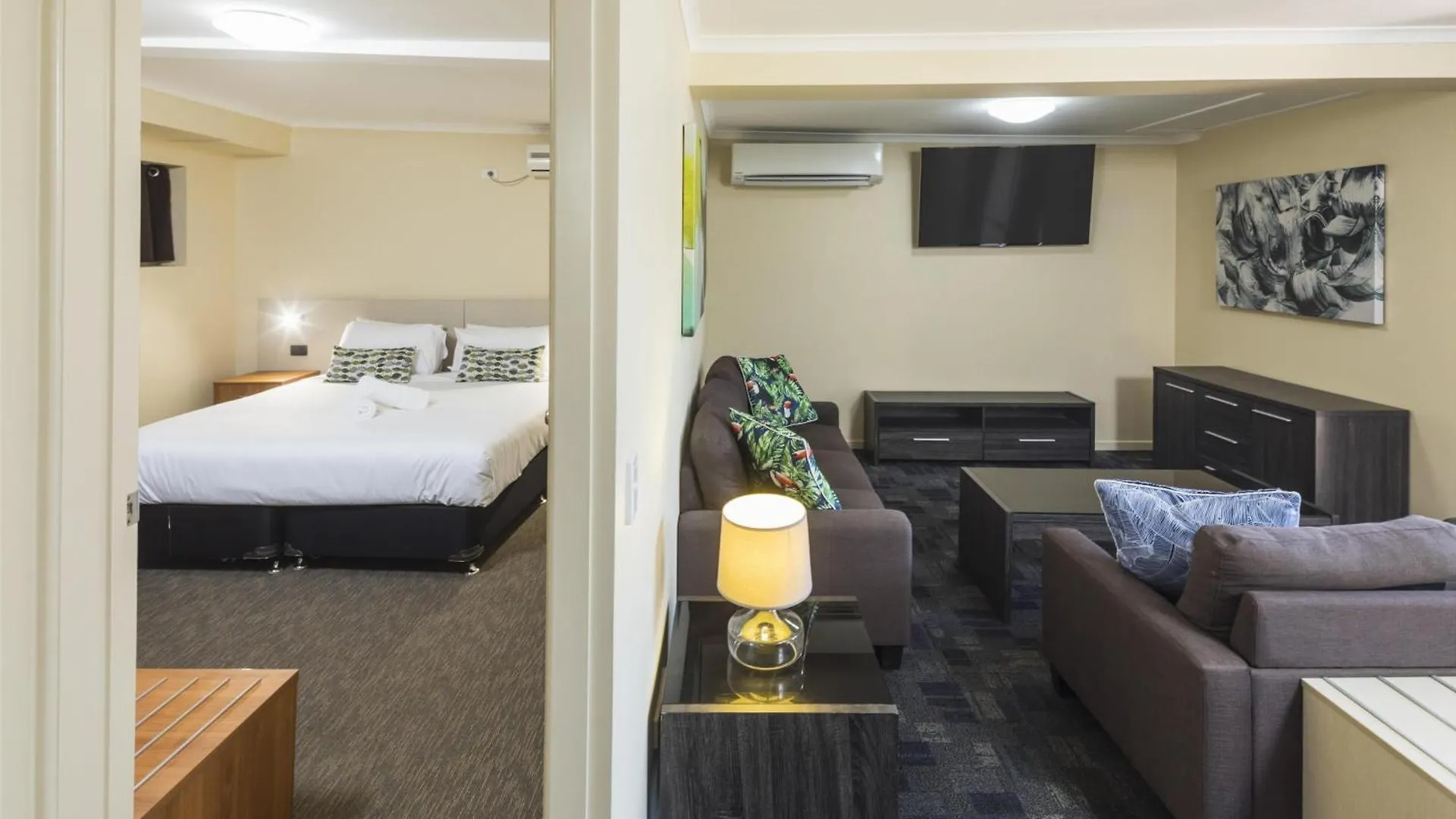 Nightcap At Balaclava Hotel Cairns