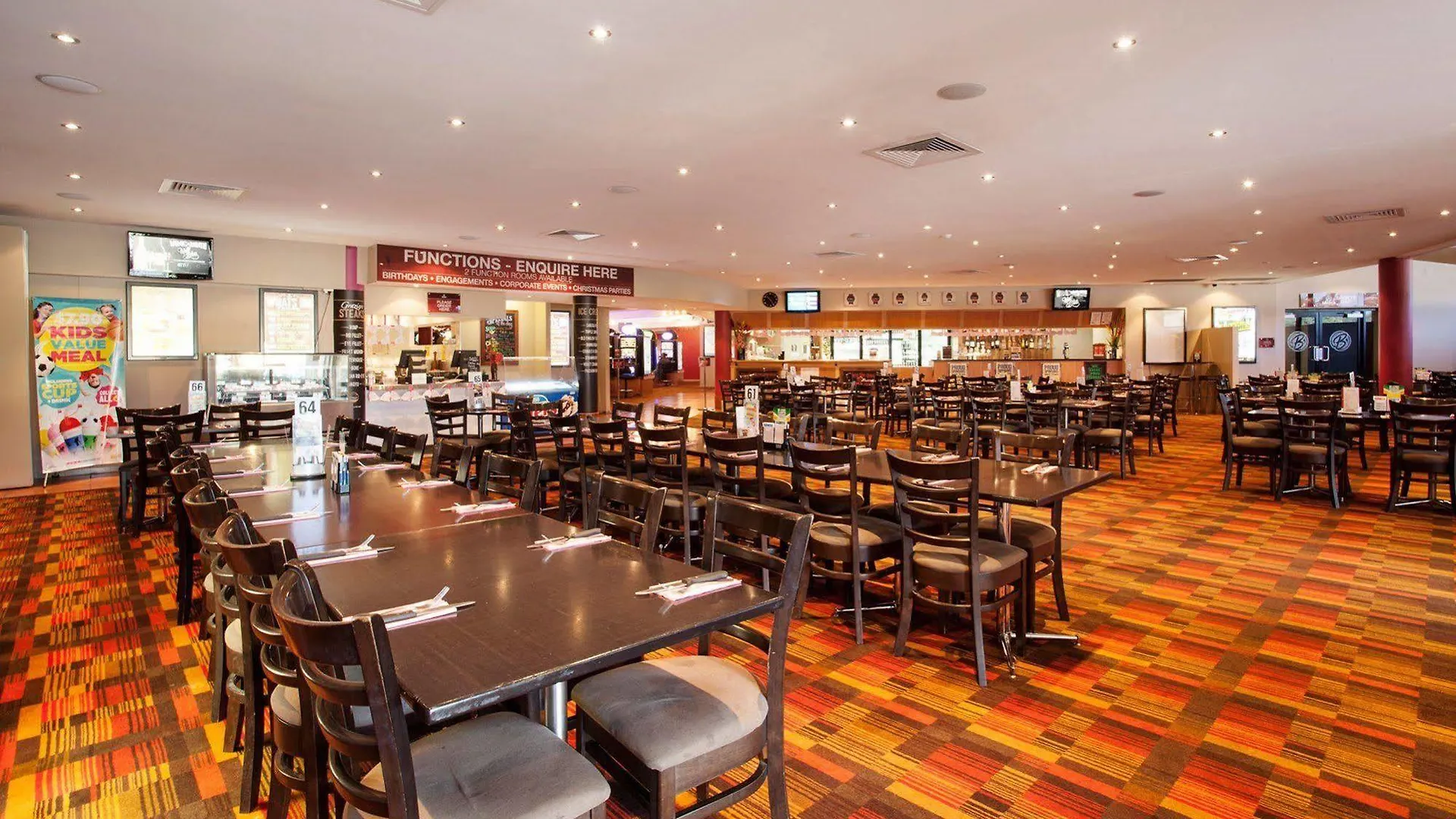 ****  Nightcap At Balaclava Hotel Cairns Austrália