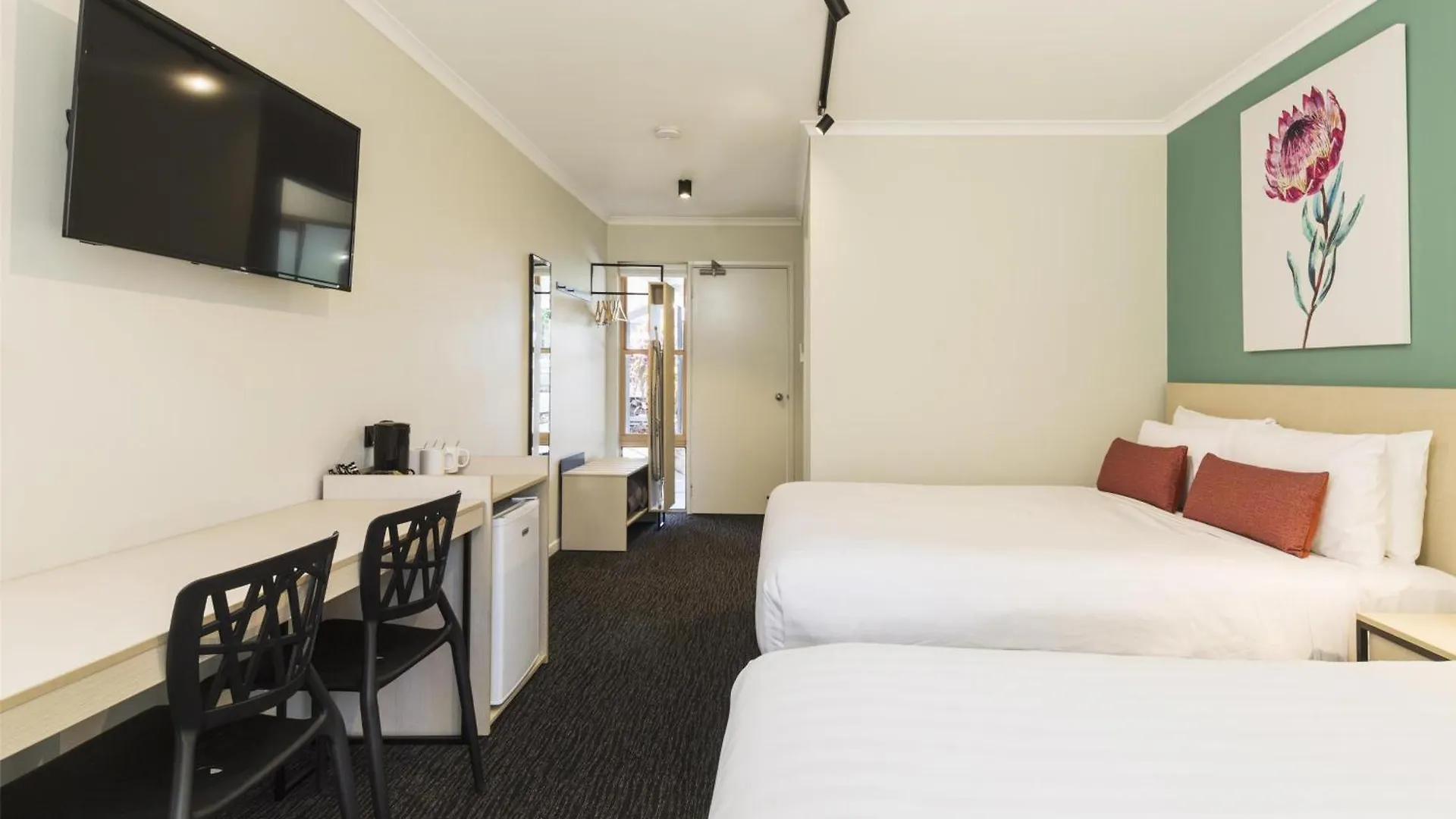 Nightcap At Balaclava Hotel Cairns